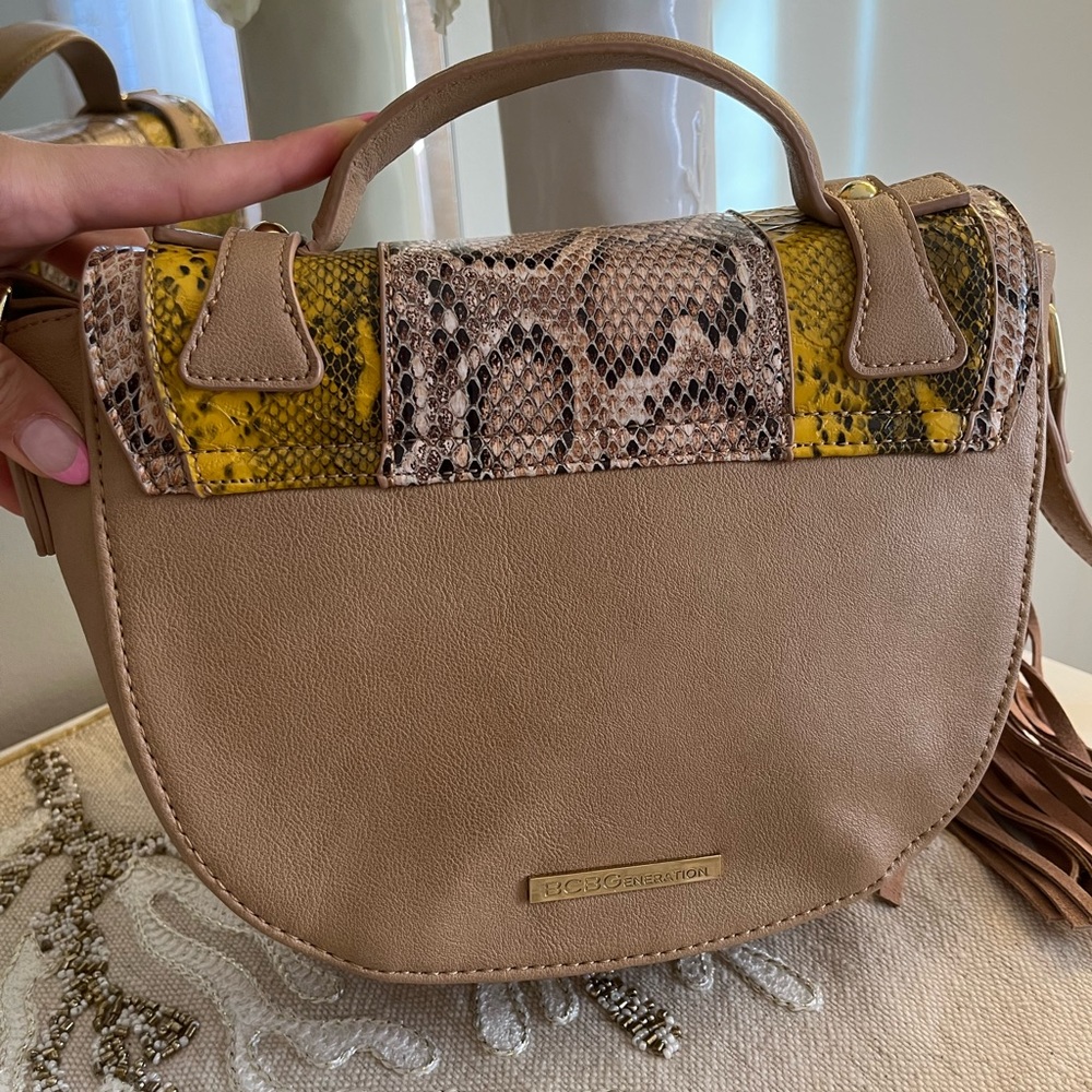 bcbgeneration purse beige and yellow print - Picture 3 of 5